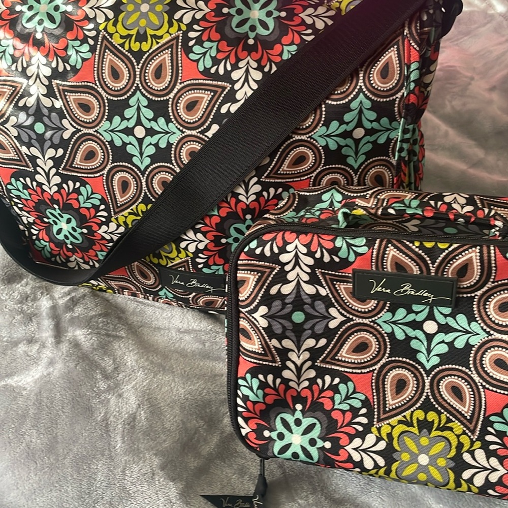 Vera Bradley messenger bag with it’s lunch box NEW